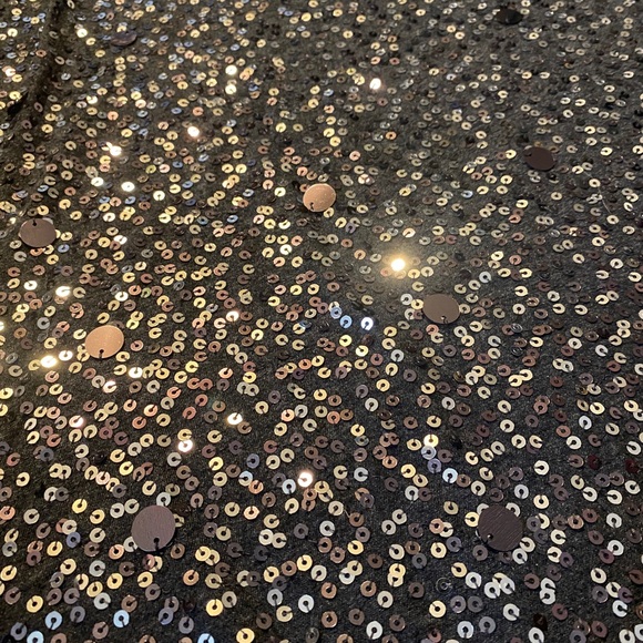 EXPRESS | DARK GRAY SHORT WIDE SLEEVE FRONT FULL SEQUIN TOP | SMALL - Picture 3 of 4